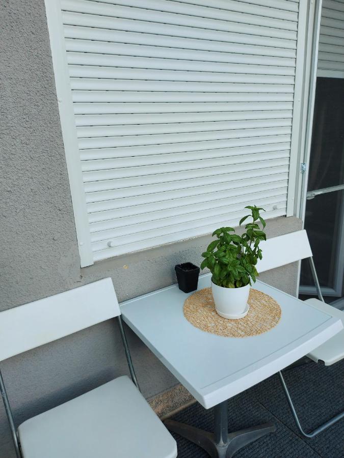 Makabo-Apartment In House Скопие Екстериор снимка